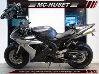 Yamaha YZF R1