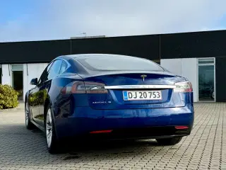 Tesla Model S  75D