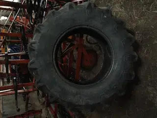 Traktorfordæk Pirelli 