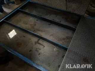 Spildolie bakke til 8 olietønder