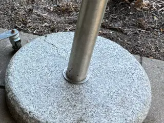 Parasol fod i granit