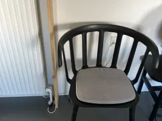 4 spisebordsstole inde/ude