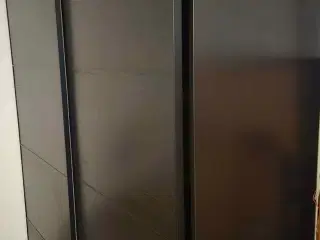 Fint garderobeskab fra IKEA