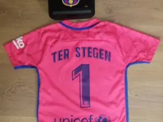 FC BARCELONA TER STEGEN 2017, 6-7 ÅR OG MADKASSE