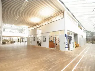 Kontor tæt på by og vand!