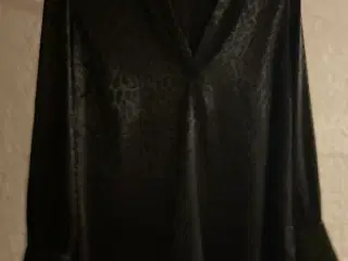Neo Noir bluse i jacquard mønster 
