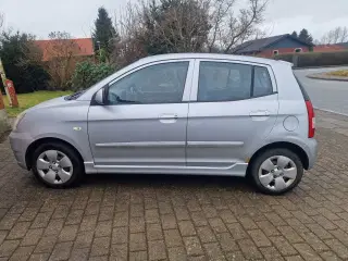 Fin lille bil ,benzin vegtagift 868kr