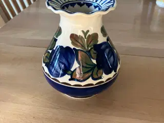 Aluminia vase