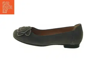 Gabor damesko med rose dekoration fra Gabor (str. 37 )