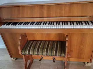 Klaver bortgives