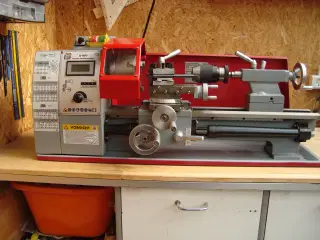 Drejebænk Holzmann ED 400 FD metal borddrejebænk. 