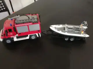 Falk bil med båd 