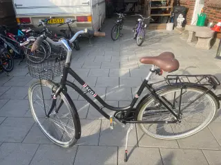 Købt til 4499 kr meget pæn og velholdt 