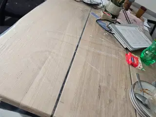 CHOK Pris 3800kr Massiv plankebord i egetræ 