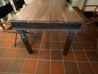 Rustikt træbord