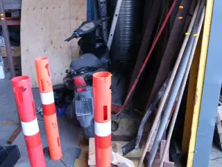 Div. Afskærmingsstolper, løfteåg m.m.