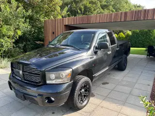 Dodge Ram 1500 4x4 Hemi 