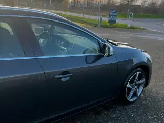 Volvo V60 R-Design