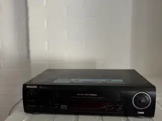 VHS afspiller sælges. 