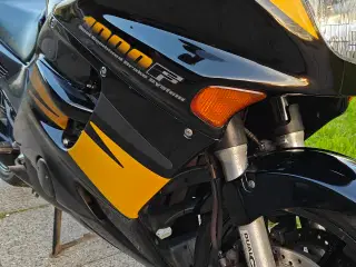 Honda CBR 1000 F