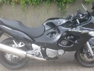 Suzuki GSX 750 F