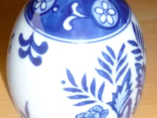porcelæns æg med blomster motiv