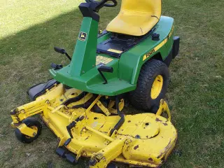 John Deere F525 frontklipper