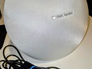Transportabel Harman Kardon kvalitets højtaler.