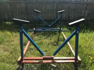 Bådestativ til mindre båd.