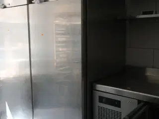 Køleskab SAGI FD70T