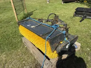 - - - Kost hydraulisk svingbar