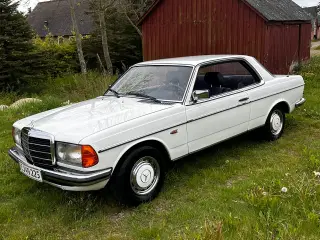 Mercedes Daimler 230 CE 1980 KUN 180.000 KM