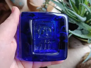 Erik Höglund glas værk med robot