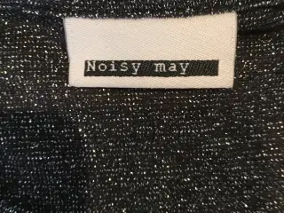 NY Noisy May bluse i sort og sølv