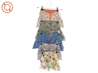 Nederdele fra Friends og VRS (5 stk)(Str. 98) fra Ukendt (str. 98)