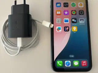 Pæn iPhone 11 64gb i sort