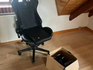 Gamerstol RAZER & THRUSTMASTER Ferrari rat/pedelsæt (XBOX/PC)