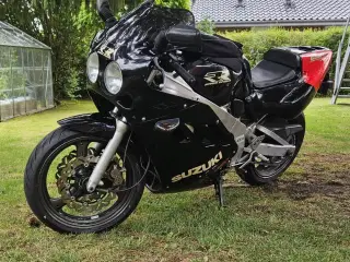 Suzuki GSX-R 400R