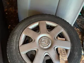 Sæt med 4vinterdæk på fælge Bridgestone 195/65 R15