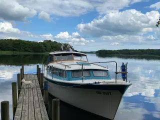 Luna 26 familiebåd