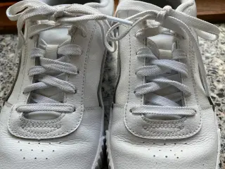 Puma Sneakers hvide str 39, 25 cm