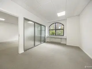 Lyst og rummeligt kontor på 524 m²