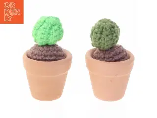 Håndstrikkede miniature kaktusser i potter (str. 5 cm)