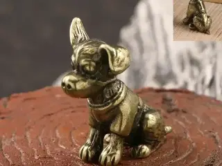* Skøn lille hundehvalp - i messing