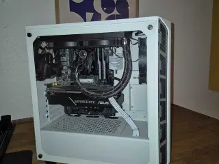 Gaming setup til salg