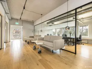 Kontorsuite til 12 personer