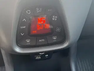 Toyota Aygo 1,0 VVT-i x