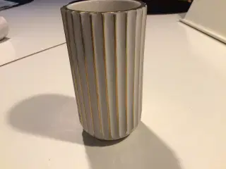 Gl. Lyngby vase H 10 cm.