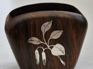 Penneholdere i moseeg og sterlingsølv