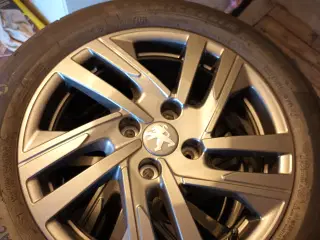 Peugeot 208 hjul